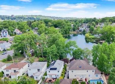 Truly a One-of-a-Kind Property! Absolutely Stunning Lakefront - photo 4