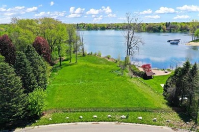 Duck Lake - Oakland County Lot For Sale in Highland Twp. Michigan