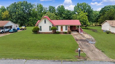 Looking to add to your investment portfolio? This 2 bedroom, 1.5 - photo 3