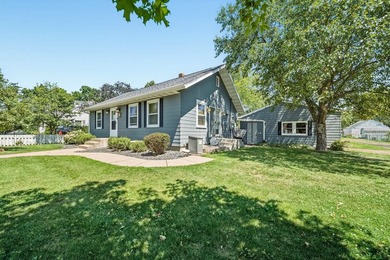Bigger than it looks and packed with value this 5 bedroom, 2 - photo 3