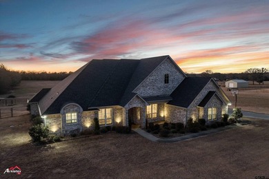 Experience luxury living at its finest in this stunning - photo 5