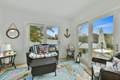 7 Oxford offers prime location within close proximity to the - photo 10