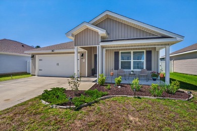 Welcome to 51 Silverthorn Street in Freeport -- a stylish and - photo 4