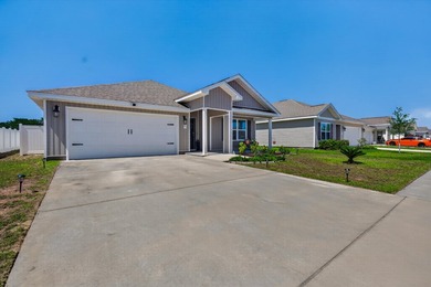 Welcome to 51 Silverthorn Street in Freeport -- a stylish and - photo 6