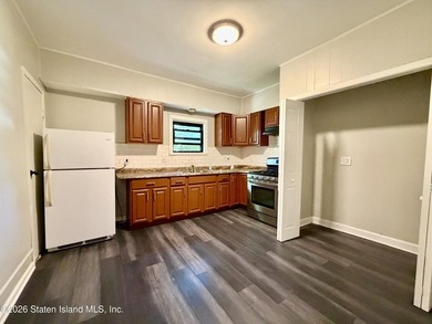 6 OVER 6, RENOVATED 2 YEARS AGO, SECOND FLOOR IS RENTED 3,500 - photo 6
