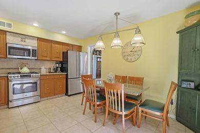 Charming 3-Bd. House with Deck & Patio on Leafy, Private - photo 15