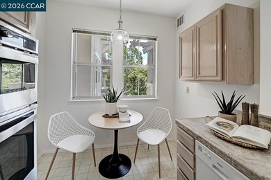 Rarely available penthouse location with beautiful treetop and - photo 17