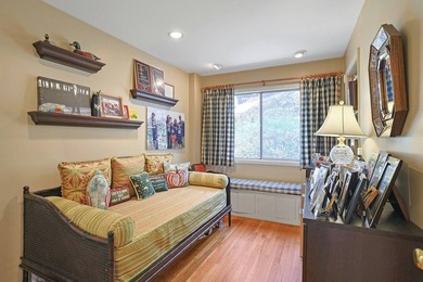 Charming 3-Bd. House with Deck & Patio on Leafy, Private - photo 17