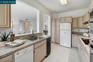 Rarely available penthouse location with beautiful treetop and - photo 19
