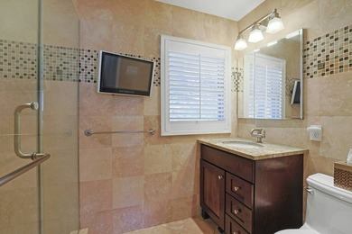 Charming 3-Bd. House with Deck & Patio on Leafy, Private - photo 21