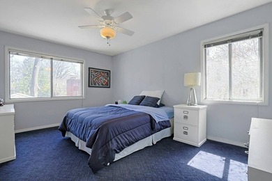 Charming 3-Bd. House with Deck & Patio on Leafy, Private - photo 23