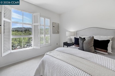 Rarely available penthouse location with beautiful treetop and - photo 29