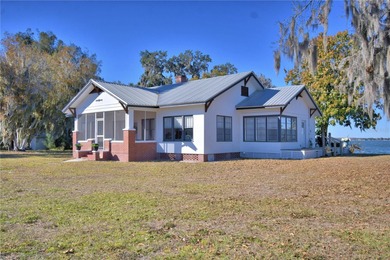 Reedy Lake Home For Sale in Frostproof Florida