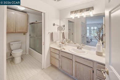 Rarely available penthouse location with beautiful treetop and - photo 34