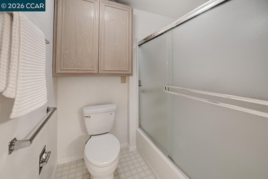 Rarely available penthouse location with beautiful treetop and - photo 35