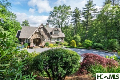 On the shores of Lake Glenville, Deer Run Cottage emerges as - photo 2
