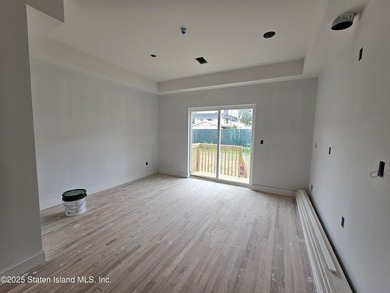 Newly built 3 bedrooms, 3 bathrooms house with lots of day - photo 4