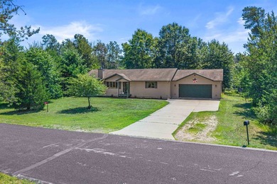 Lake Camelot Home For Sale in Nekoosa Wisconsin