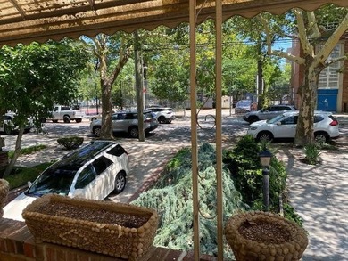 Convenient SheepsHead Bay Location Near Shopping and - photo 2