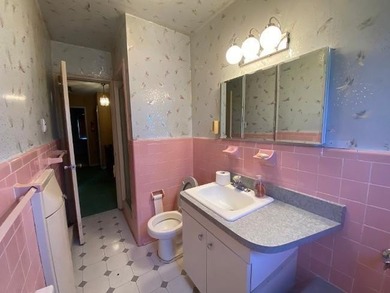 Convenient SheepsHead Bay Location Near Shopping and - photo 9