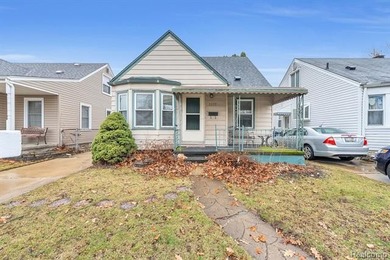 Detroit River Home For Sale in Lincoln Park Michigan