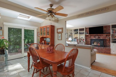 Spacious 5-bedroom, 3-bath Colonial situated on a quiet - photo 15