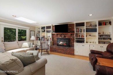 Spacious 5-bedroom, 3-bath Colonial situated on a quiet - photo 19