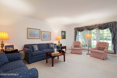 Spacious 5-bedroom, 3-bath Colonial situated on a quiet - photo 20
