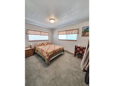 Beautifully Maintained Home Near the Ocean & Redwood National - photo 28