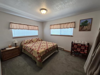 Beautifully Maintained Home Near the Ocean & Redwood National - photo 29