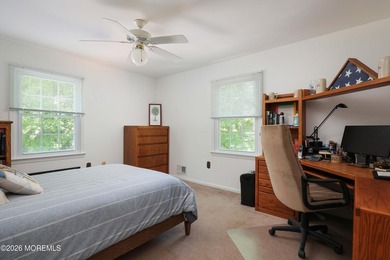 Spacious 5-bedroom, 3-bath Colonial situated on a quiet - photo 30