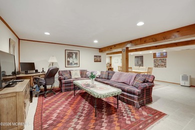 Spacious 5-bedroom, 3-bath Colonial situated on a quiet - photo 34