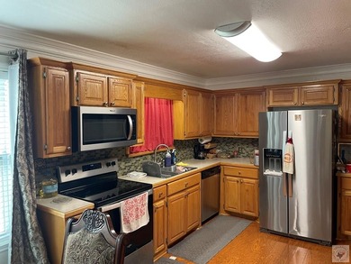 Experience exceptional lake living with this impressive property - photo 7