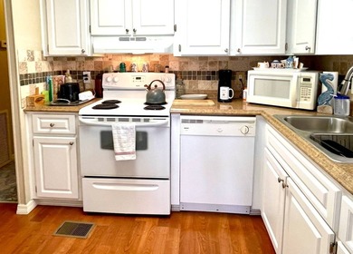 Discover easy Florida living in this updated 2BD/2BA home - photo 40