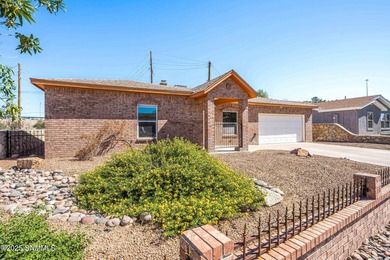 (private lake, pond, creek) Home For Sale in Las Cruces New Mexico