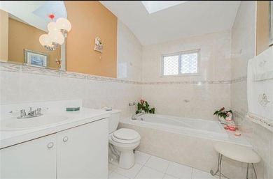 Welcome to this beautiful maintained single-family home in the - photo 5