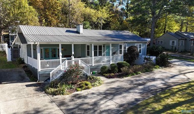 Lake Guntersville Home For Sale in Guntersville Alabama