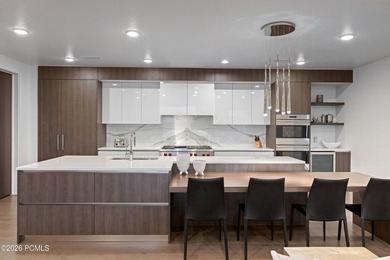 Perched on Apex Residences' coveted Overlook Level, this - photo 3