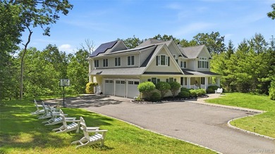One of the most exceptional spots in Laurel Hollow, this 5 - photo 4