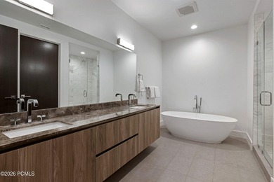 Perched on Apex Residences' coveted Overlook Level, this - photo 5