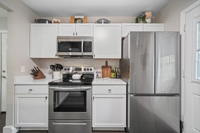 *Eligible for a VA assumption with a 5.25% rate* Move-in ready - photo 6