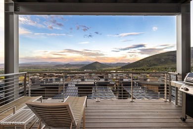 Perched on Apex Residences' coveted Overlook Level, this - photo 7