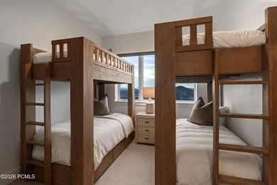 Perched on Apex Residences' coveted Overlook Level, this - photo 9