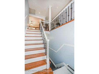 Welcome to 43 Valdemar Avenue, located in the highly - photo 6