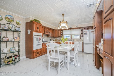 Welcome to 43 Valdemar Avenue, located in the highly - photo 9