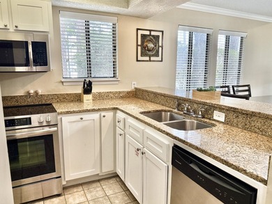 2 Bed + Den Townhome at Tops'l Tennis Village! Easy access, END - photo 2