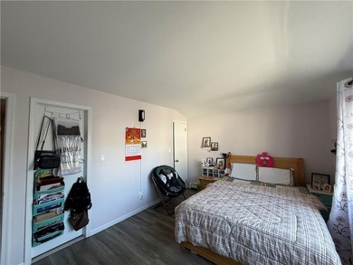 Very beautiful semi-detached home, ideally located in Grant City - photo 11