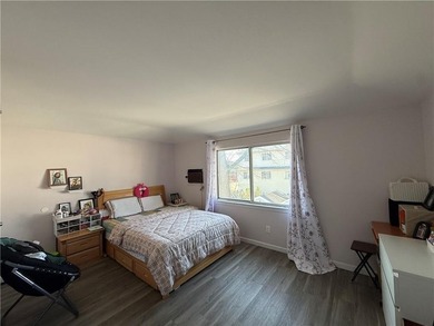 Very beautiful semi-detached home, ideally located in Grant City - photo 12