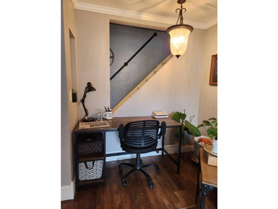 Charming home with wonderful space and many bedrooms. Main floor - photo 12