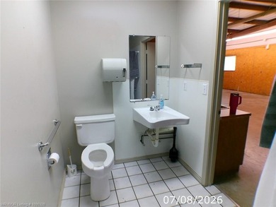 Close to the center of town. 3,200 sq ft office space, contains - photo 13